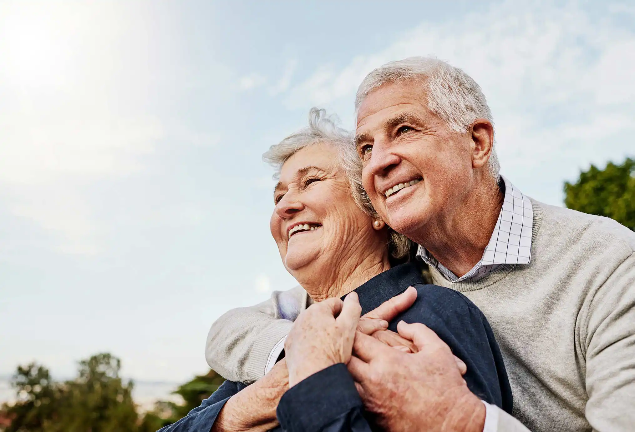 elderly couple enjoying the outdoors